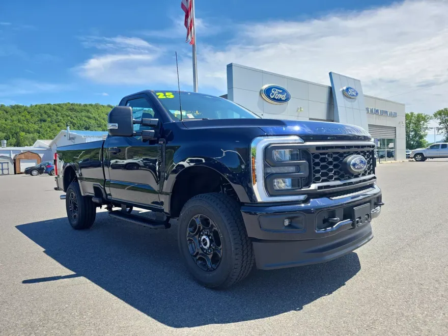 2025 Ford F-350 XL photo 1