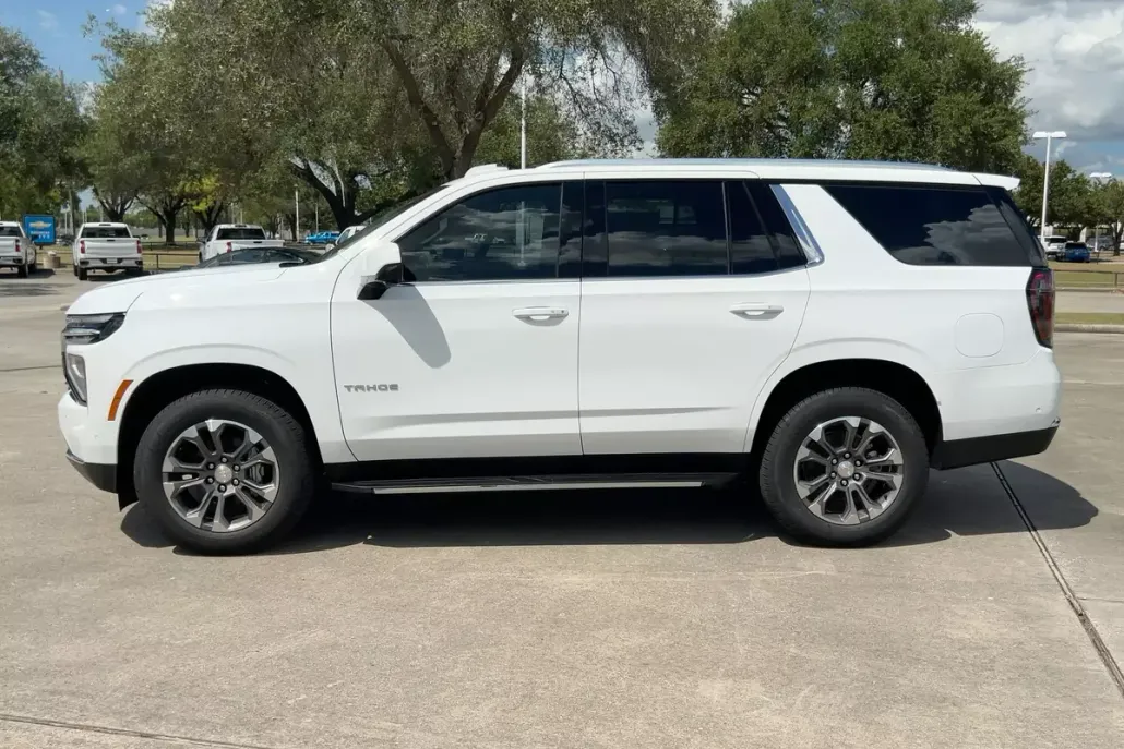 2025 Chevrolet Tahoe LS photo 1