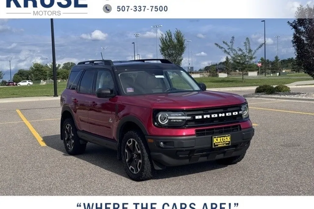 2021 Ford Bronco Sport Outer Banks photo 1