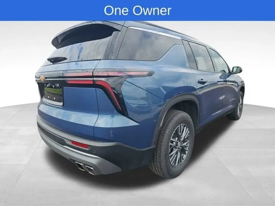 2025 Chevrolet Traverse photo 1