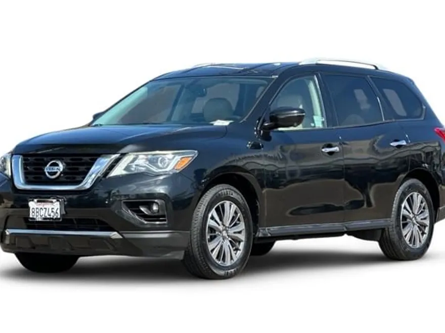 2018 Nissan Pathfinder SL photo 1