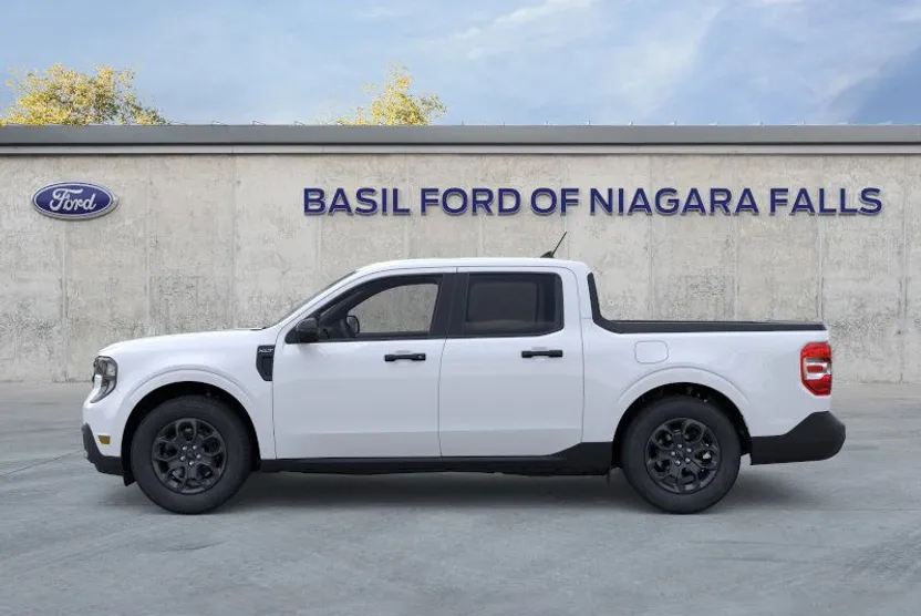 2025 Ford Maverick XLT photo 1