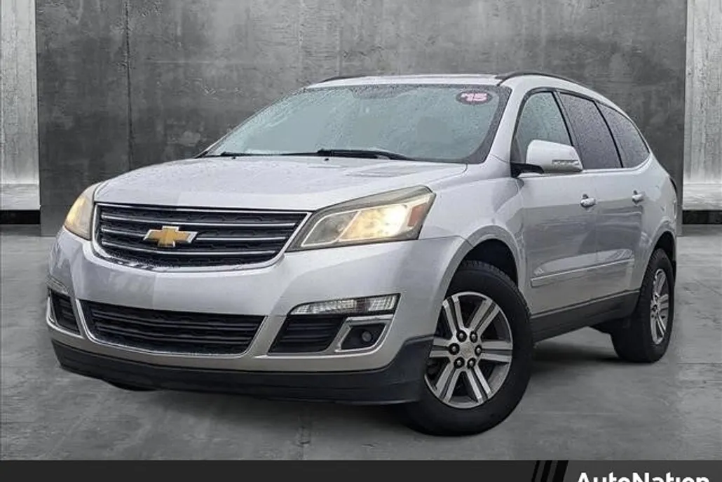 2015 Chevrolet Traverse 1LT photo 1