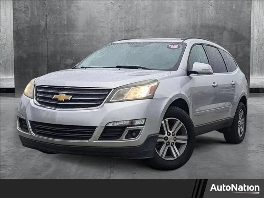2015 Chevrolet Traverse 1LT photo 1