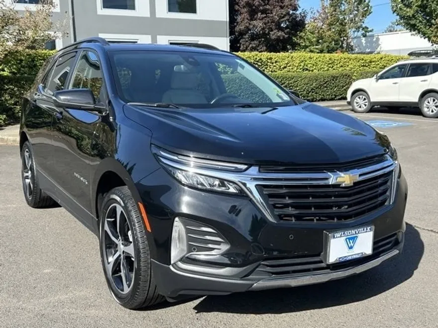 2022 Chevrolet Equinox LT photo 1