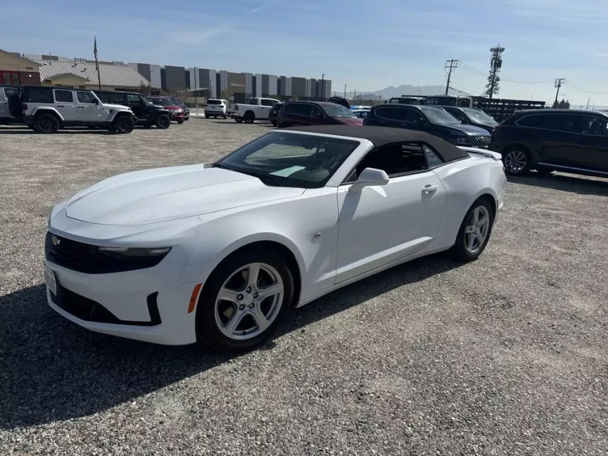 2023 Chevrolet Camaro 1LT photo 1