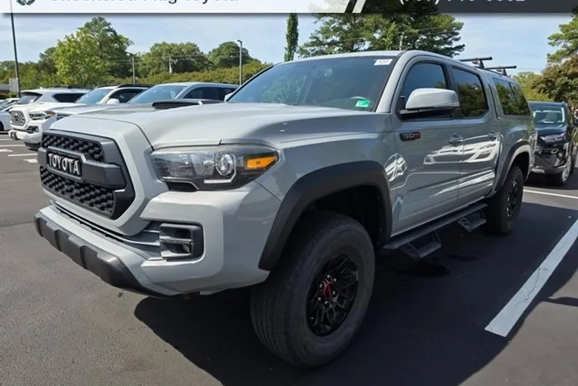2017 Toyota Tacoma TRD Pro photo 1