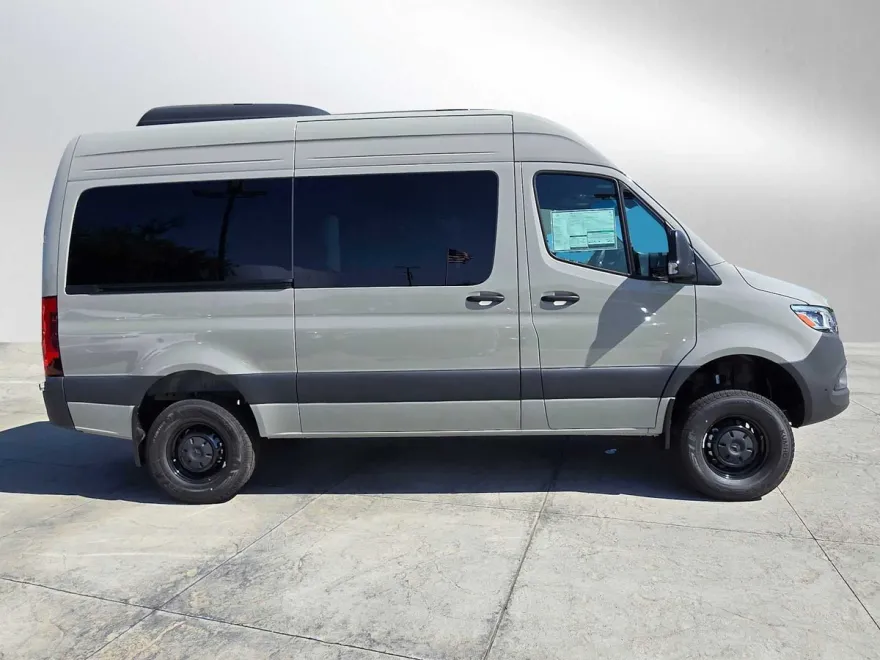 2025 Mercedes Benz Sprinter 2500 Standard Roof photo 1