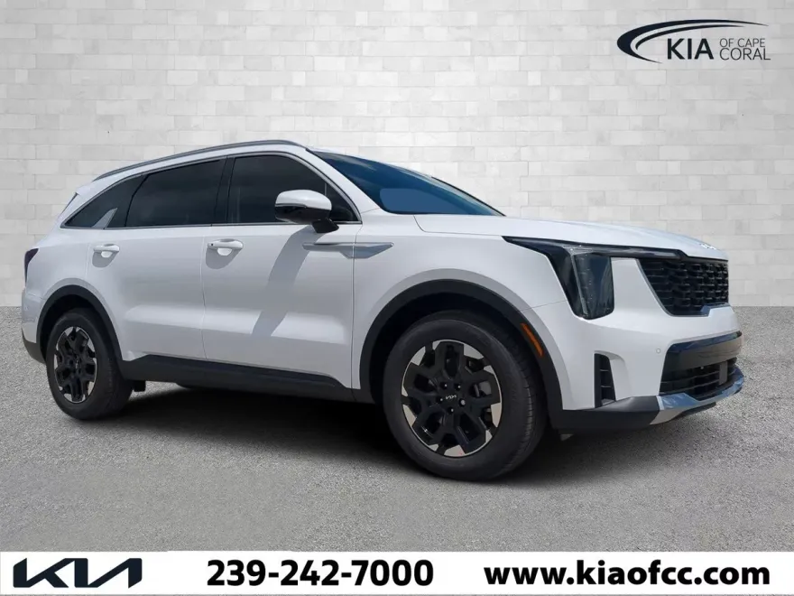 2025 Kia Sorento S photo 1