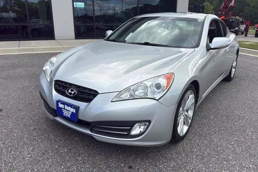 2012 Hyundai Genesis Coupe 3.8 Grand Touring photo 1