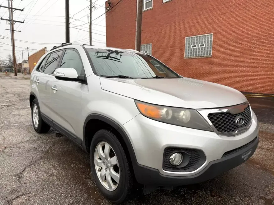 2012 Kia Sorento LX photo 1