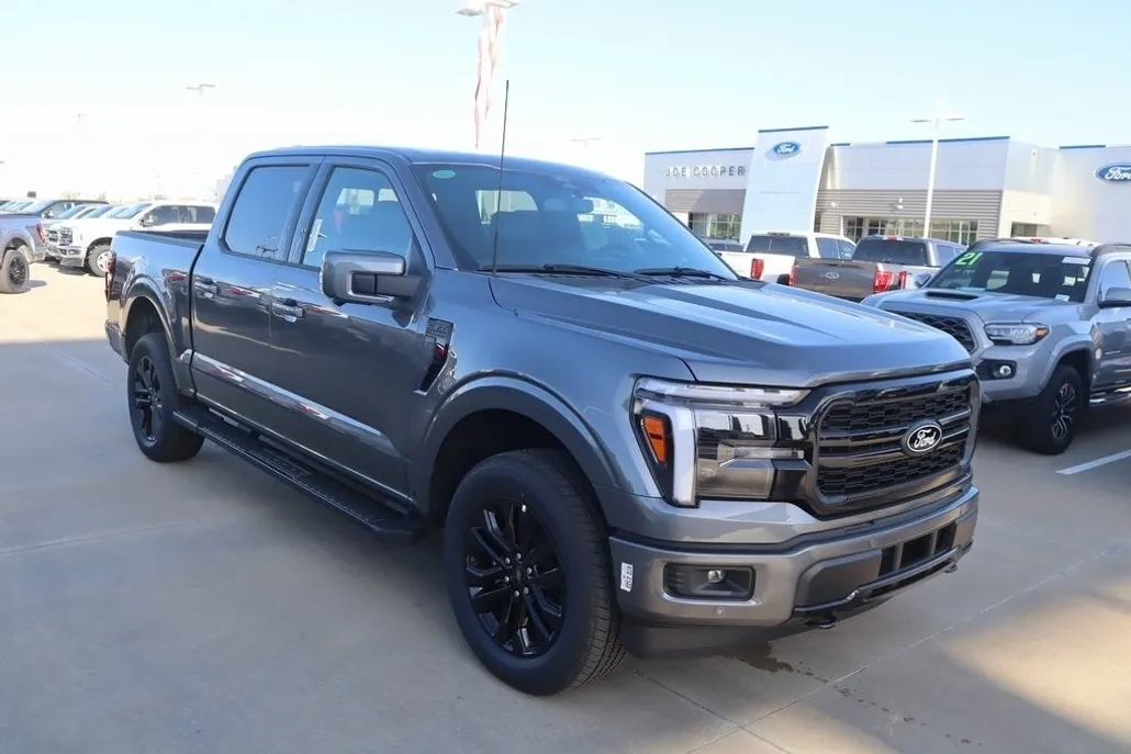 2025 Ford F-150 Lariat photo 1
