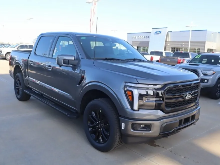2025 Ford F-150 Lariat photo 1