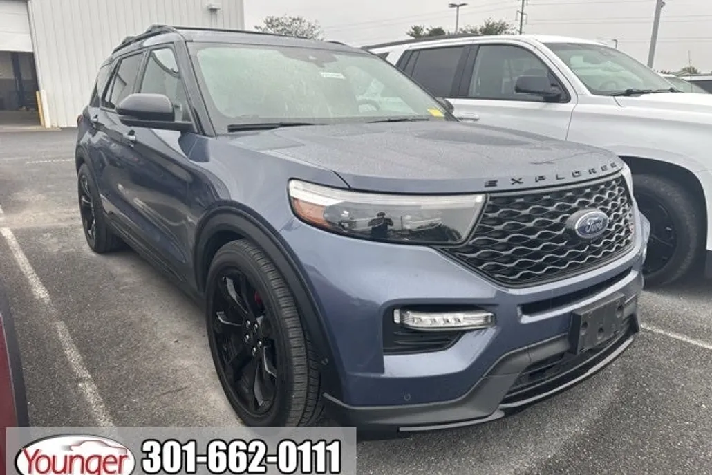 2021 Ford Explorer ST photo 1