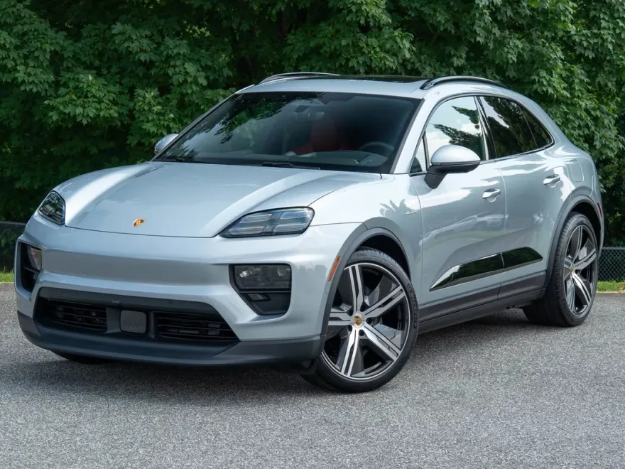 2025 Porsche Macan Electric 4 photo 1