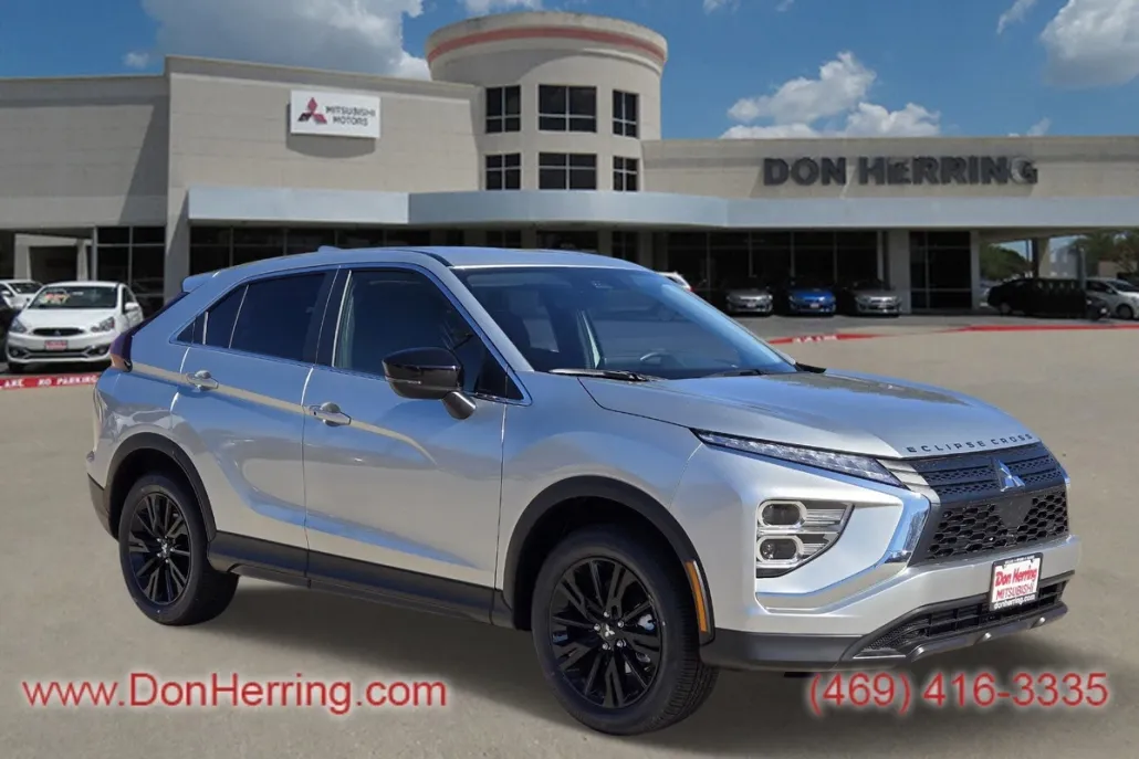 2025 Mitsubishi Eclipse Cross LE photo 1