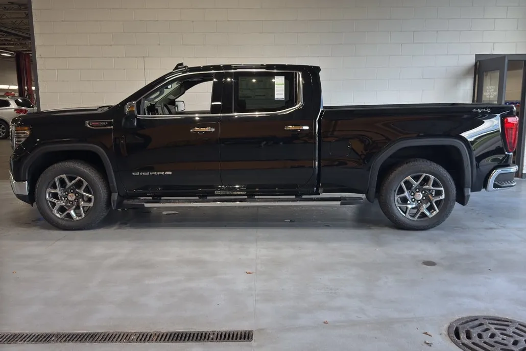 2026 Gmc Sierra 1500 SLT photo 1