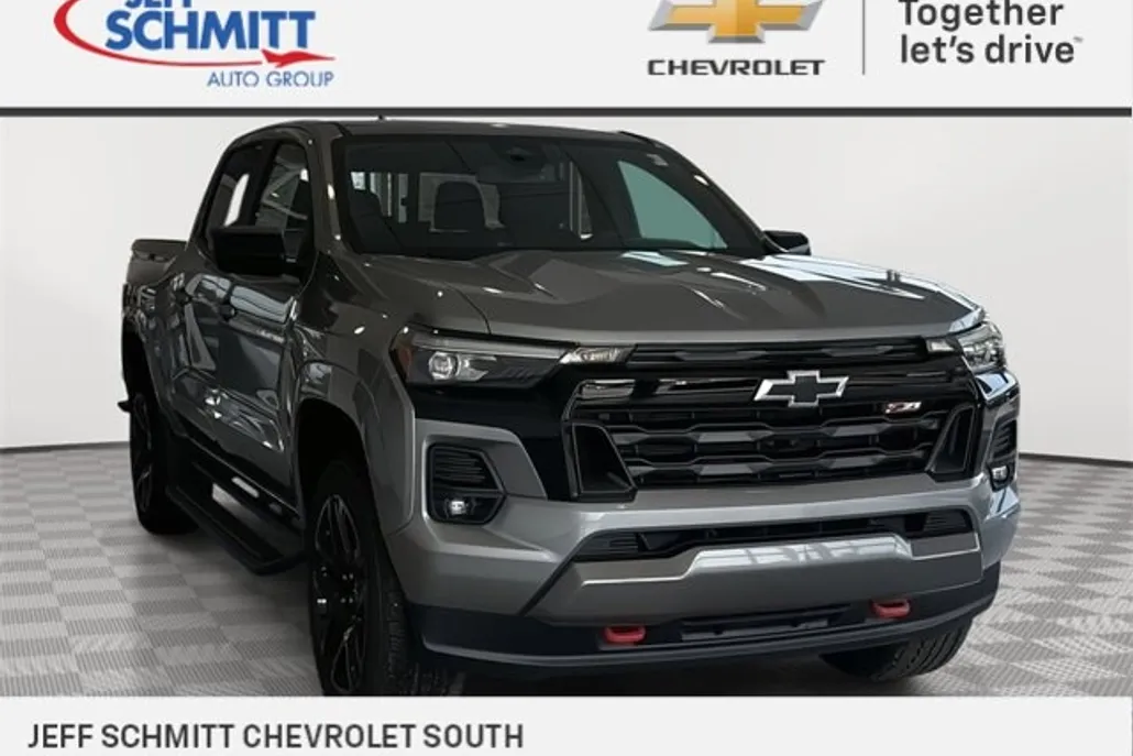 2025 Chevrolet Colorado Z71 photo 1