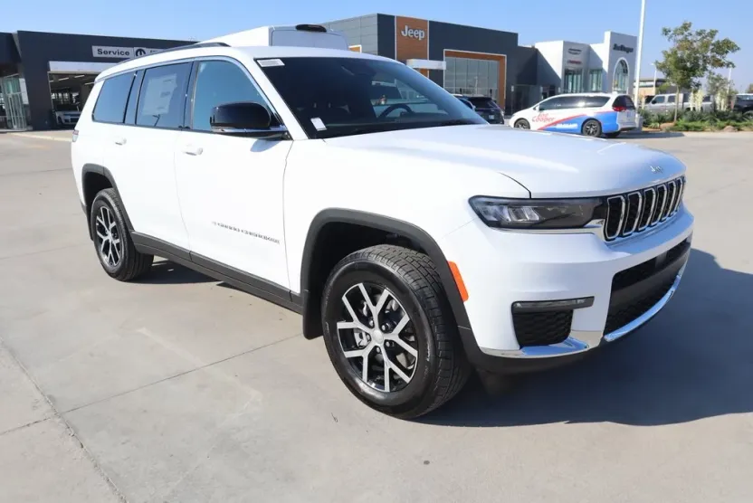 2025 Jeep Grand Cherokee Limited photo 1