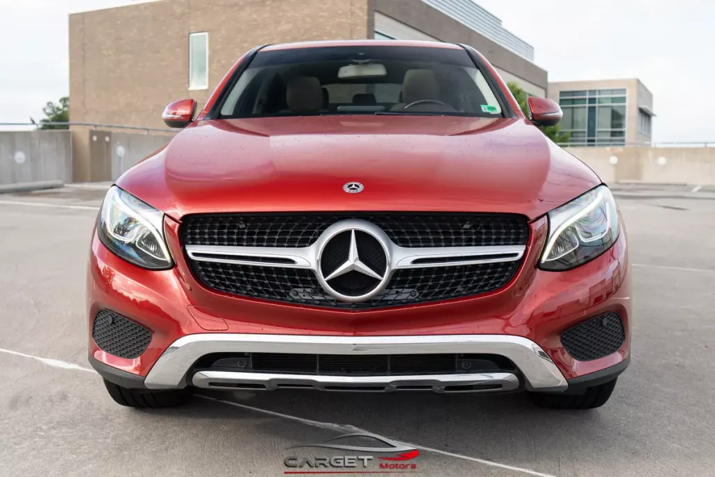 2018 Mercedes Benz GLC 300 4MATIC photo 1