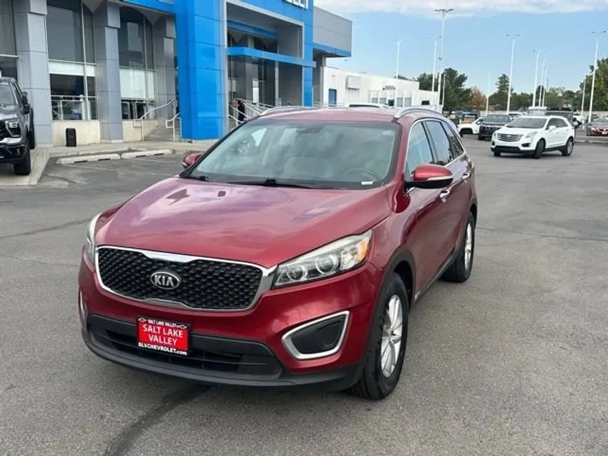 2017 Kia Sorento LX photo 2