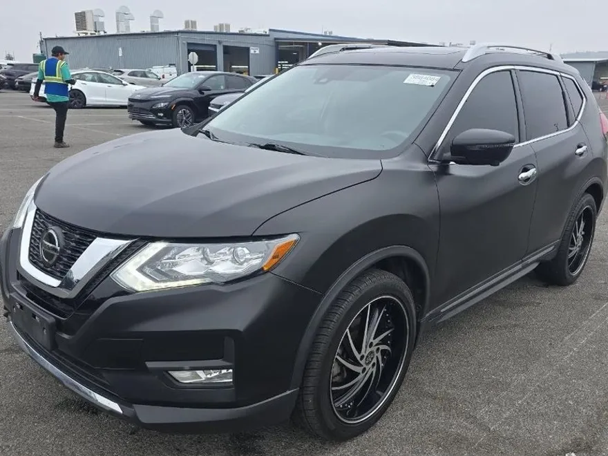 2019 Nissan Rogue SL photo 1
