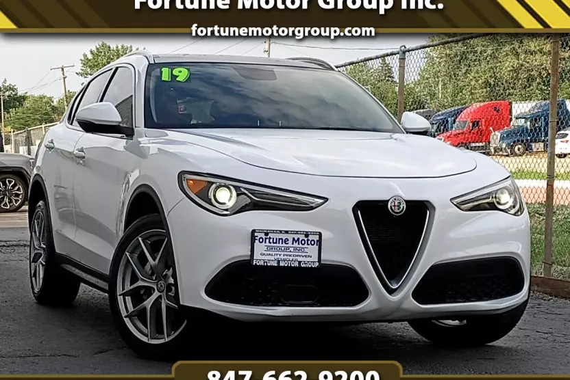 2019 Alfa Romeo Stelvio Base photo 1