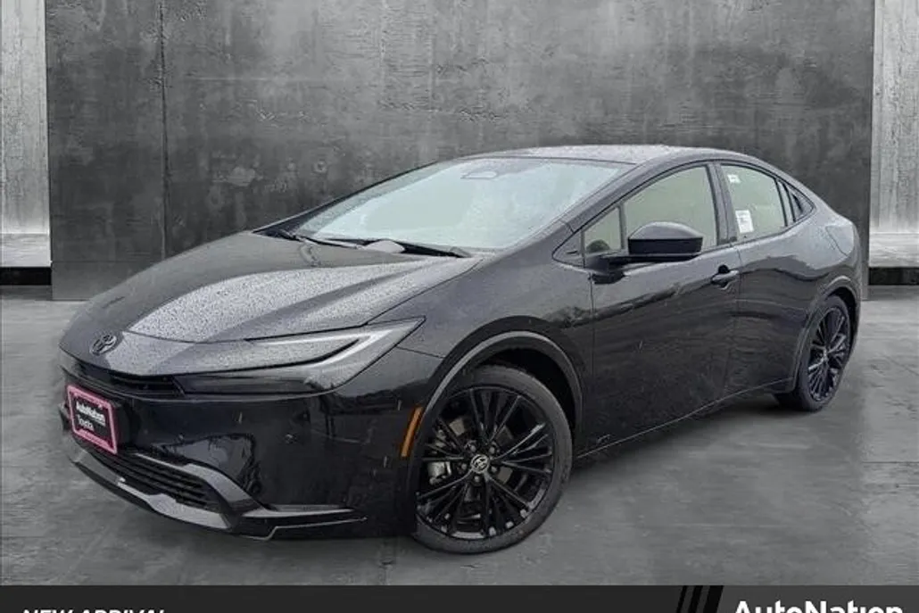 2025 Toyota Prius photo 1