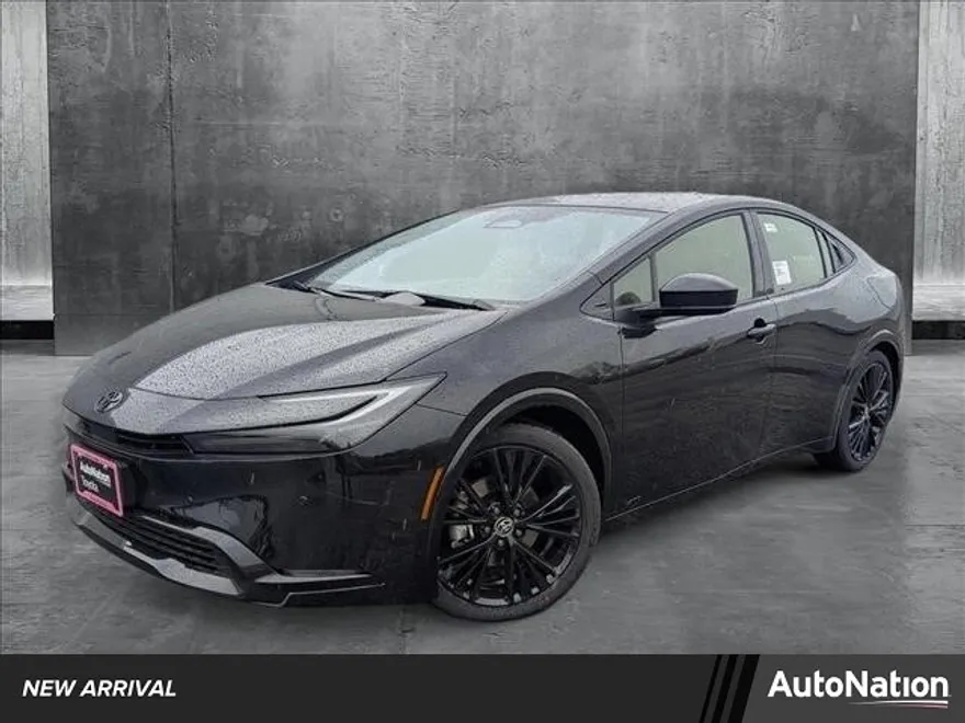 2025 Toyota Prius photo 1