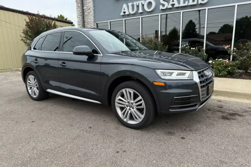 2020 Audi Q5 45 TFSI Premium Plus photo 1