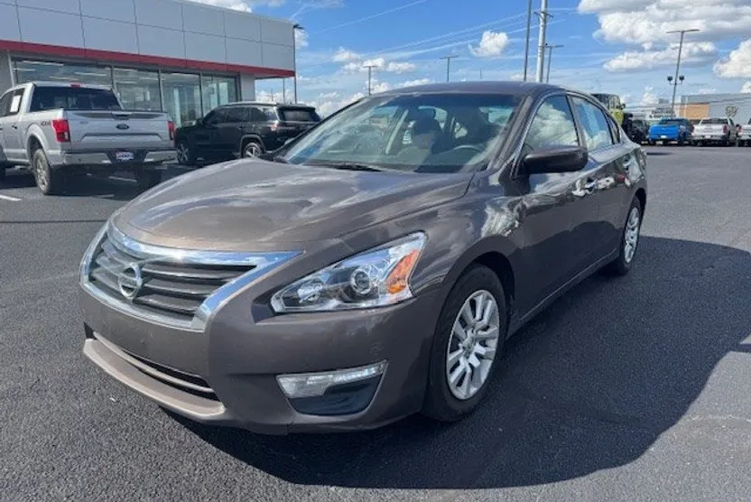 2014 Nissan Altima 2.5 S photo 1
