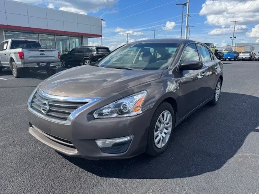 2014 Nissan Altima 2.5 S photo 1