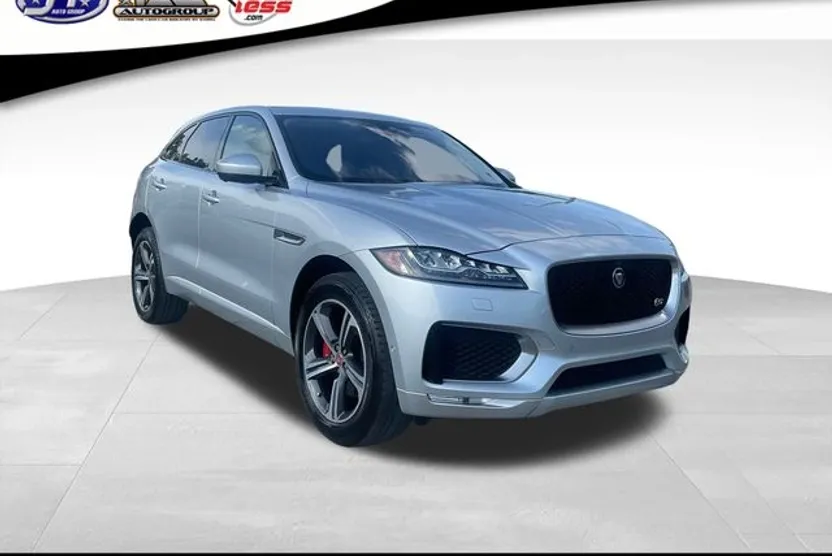 2017 Jaguar F-PACE S photo 1