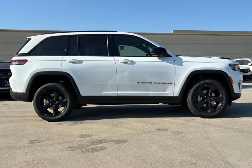 2025 Jeep Grand Cherokee Limited photo 1
