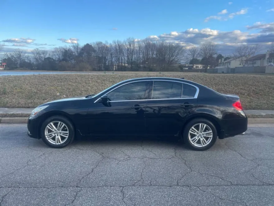 2011 Infiniti G25 photo 1