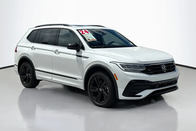 2024 Volkswagen Tiguan SE R-Line Black photo 1