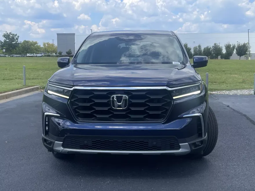 2025 Honda Pilot EX-L photo 1