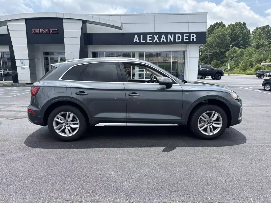 2022 Audi Q5 S line Premium 45 TFSI photo 1