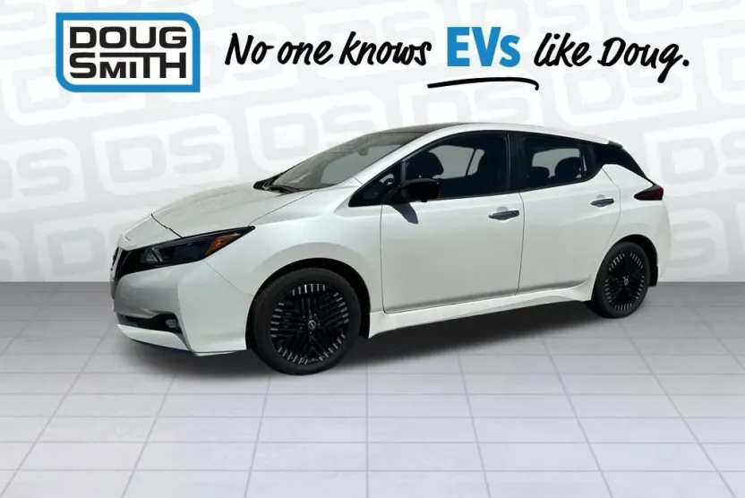 2023 Nissan Leaf SV Plus photo 1