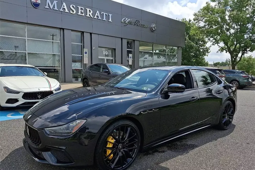 2022 Maserati Ghibli Modena Q4 photo 1