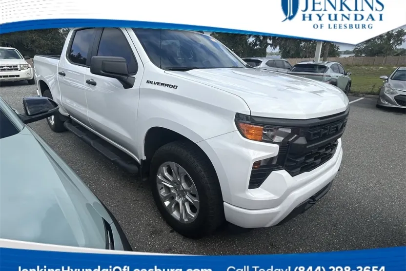 2023 Chevrolet Silverado 1500 Custom photo 1