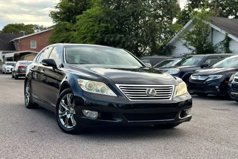 2010 Lexus LS 460 Luxury photo 1