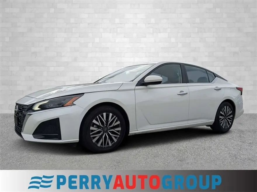 2023 Nissan Altima 2.5 SV photo 1