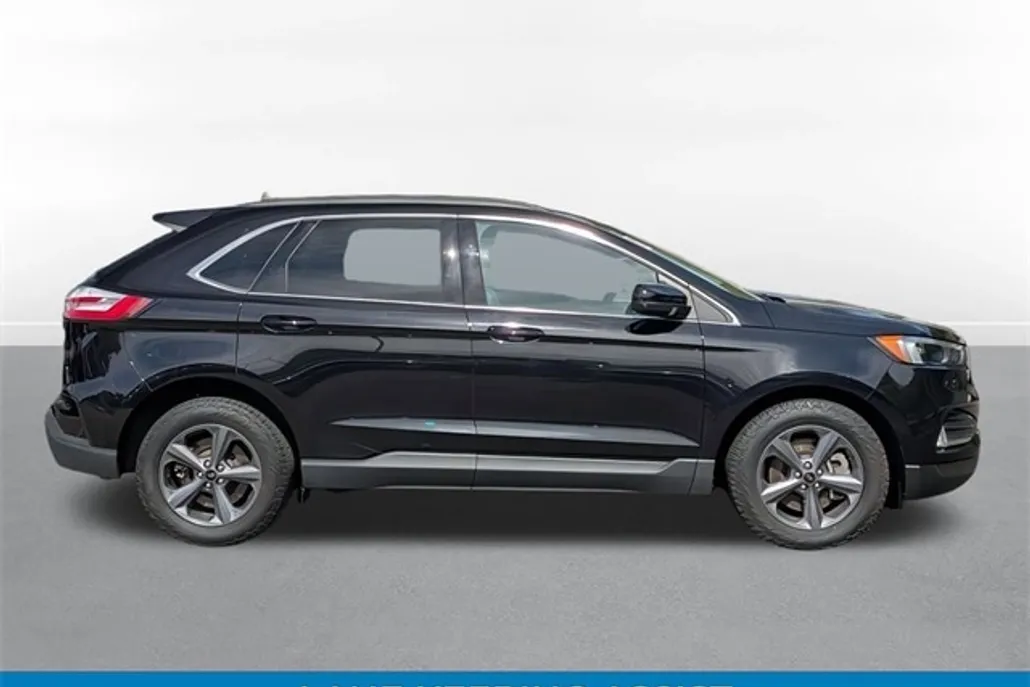 2022 Ford Edge SEL photo 1