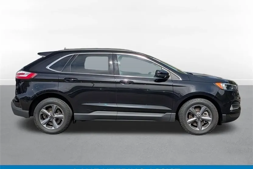2022 Ford Edge SEL photo 1