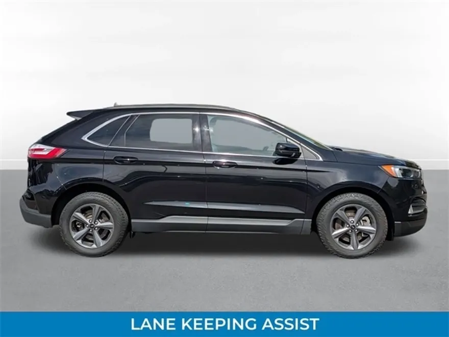 2022 Ford Edge SEL photo 1