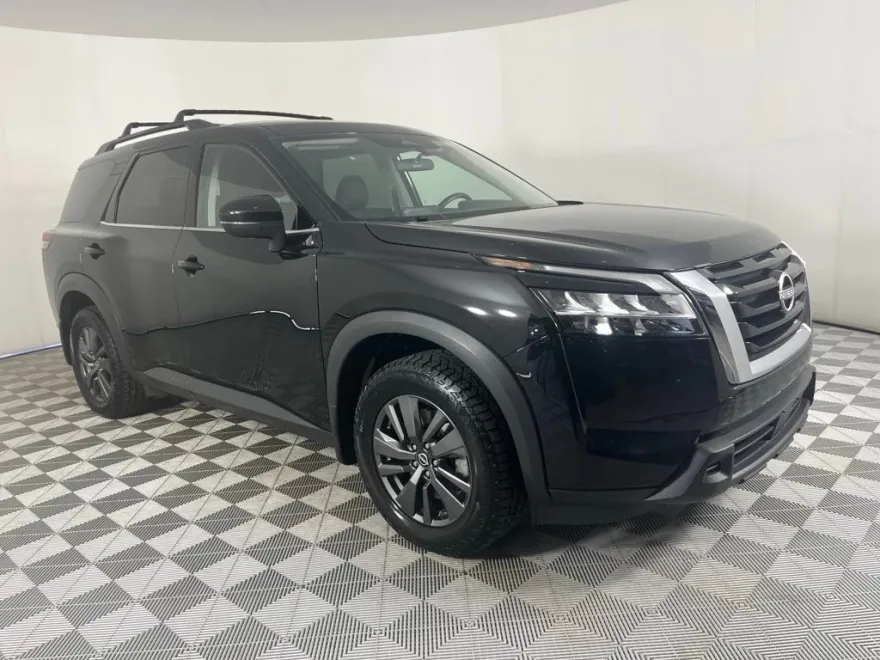 2022 Nissan Pathfinder SV photo 1