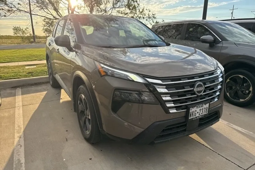 2025 Nissan Rogue SV photo 1