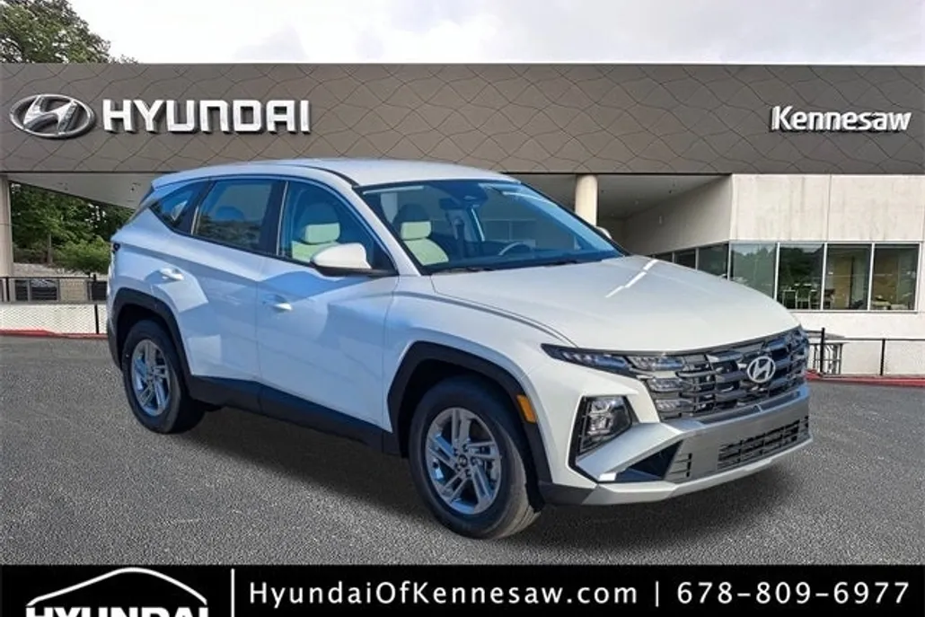2025 Hyundai Tucson SE photo 1