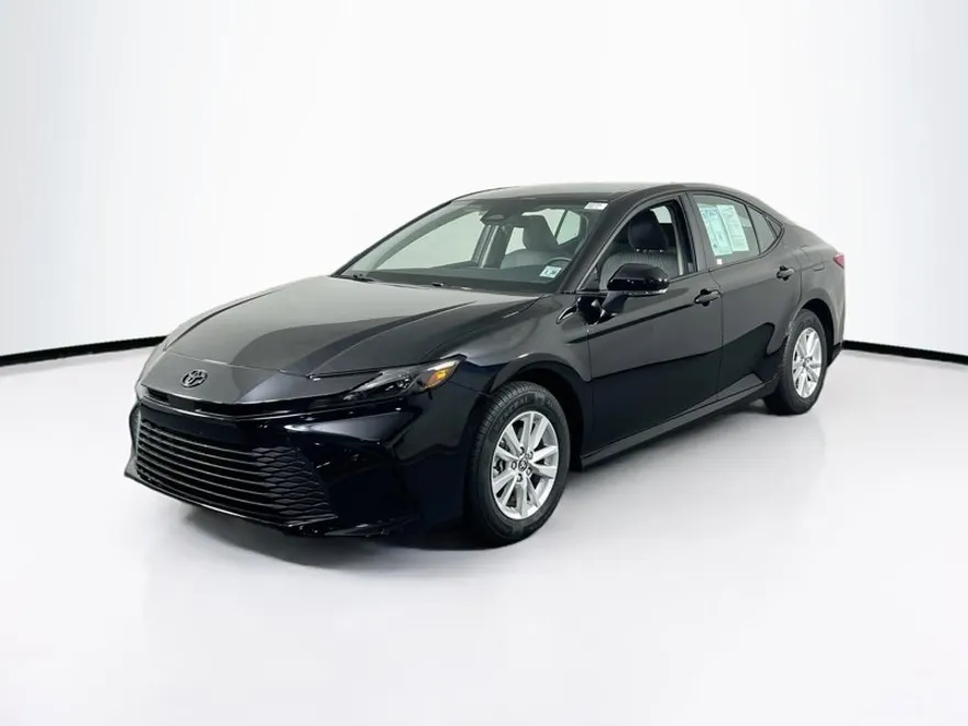 2025 Toyota Camry LE photo 1